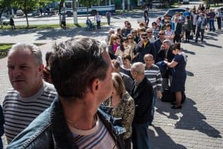 Alta asistencia en el referéndum del este de Ucrania.
