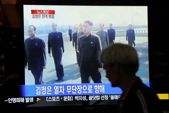 Kim definió la nueva estrategia política del régimen comunista en dos pilares fundamentales: "el progreso de la economía" y "el desarrollo del potencial nuclear" del país, informó la agencia estatal KCNA.