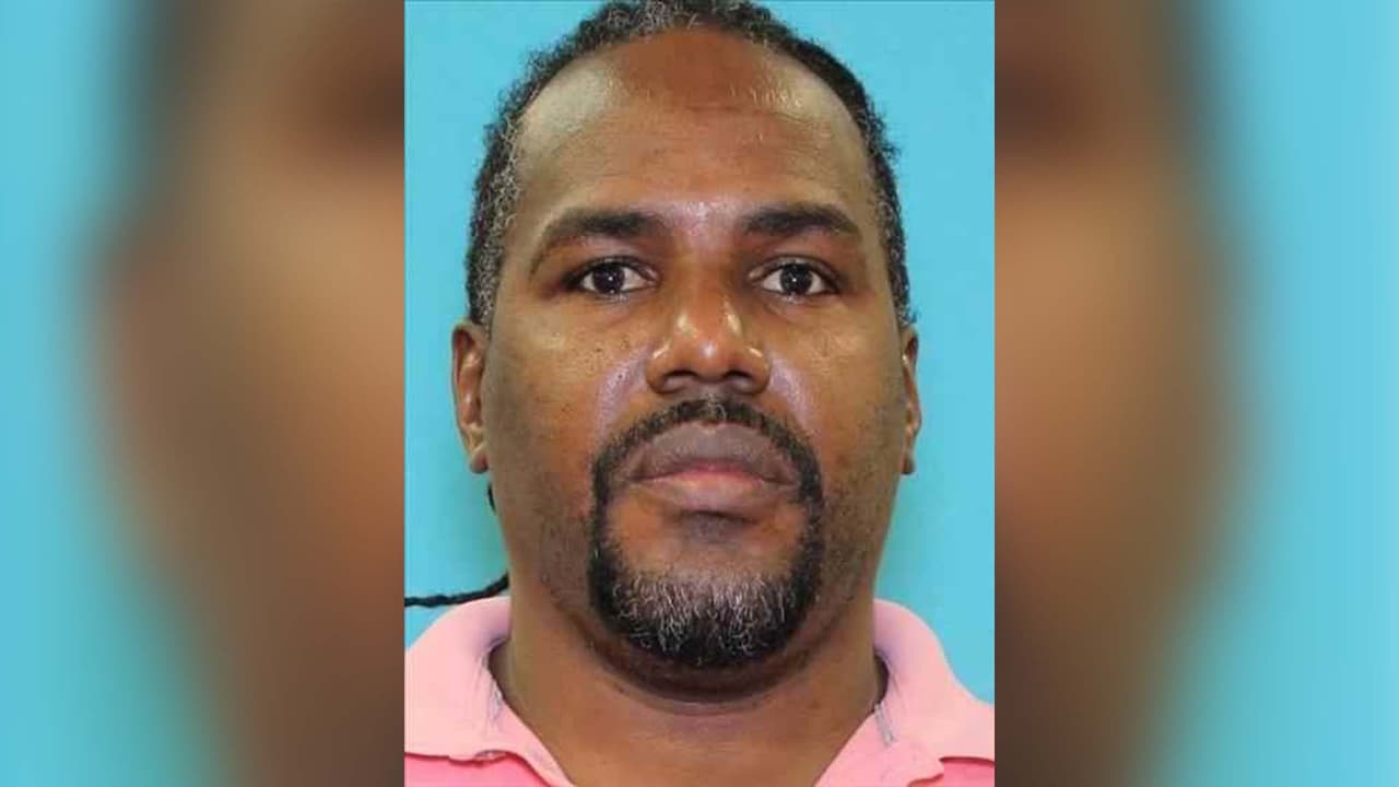 Autoridades de Houston solicitan ayuda para localizar a Leonel Medina, de 49 años, sospechoso de agredir sexualmente a una niña, de 15 años que había contratado el servicio de UBER.