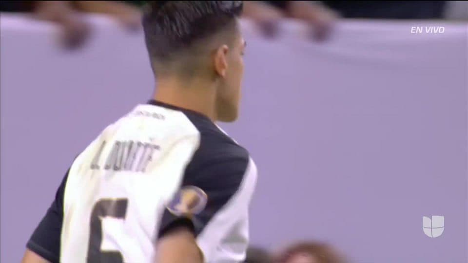 ¡GOOOL! Óscar Duarte anota para Costa Rica