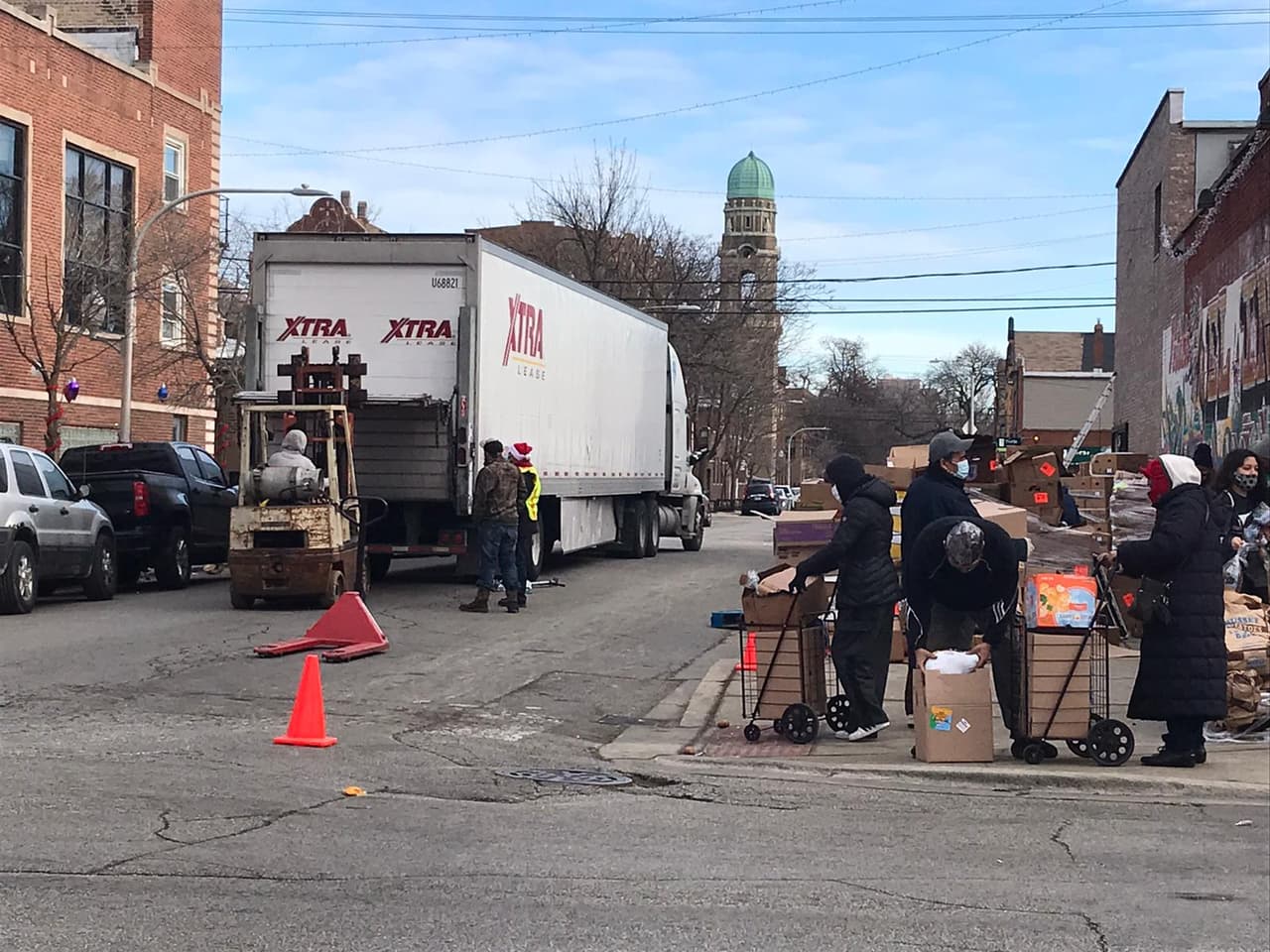 Se volverá a dar despensa en la cuadra 28 y Karlov mañana miércoles 23 de diciembre y después se tomarán un descanso pero regresarán el 5 de enero.
<br>