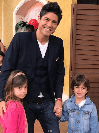 Poncho de Anda llegó de la mano de sus hijos Valeria y Daniel a Despierta América.