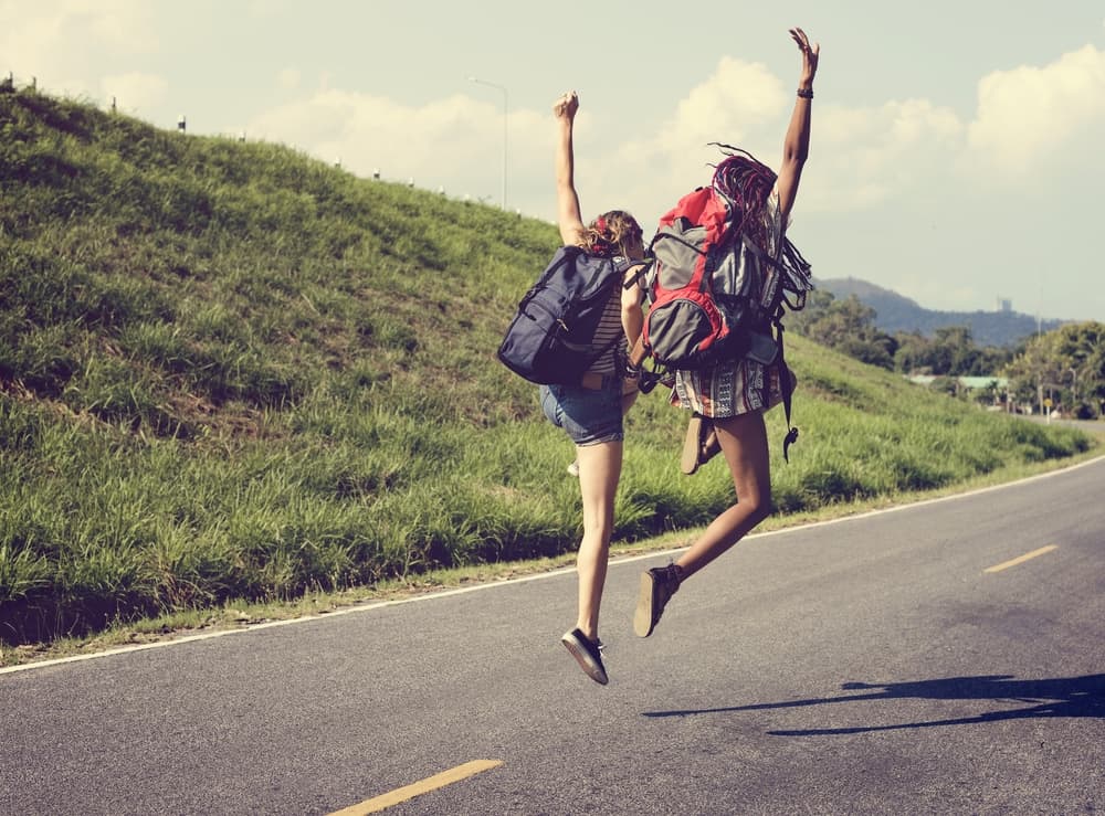 Un viaje corto promete mucho, pero antes de realizarlo cerciórate de dejarlo todo bien arreglado en tu casa, trabajo y familia para no estar luego con preocupaciones o dolores de cabeza. Así será todo mejor.
<br>