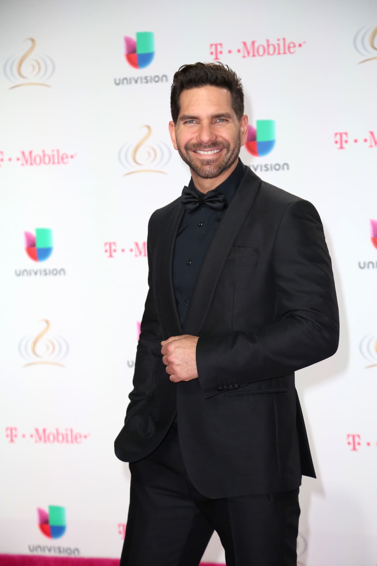 Este galán la enamorará con sus ojos verdes. ¿Cuál de estos guapos actores te gusta más como pareja de Livia en la pantalla?