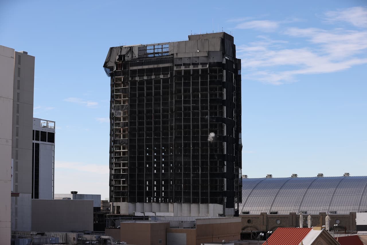 El Trump Plaza Hotel and Casino en Atlantic City abrió sus puertas en 1984 y alguna vez fue la carta de presentación de la extensa cartera de bienes raíces del expresidente 
<a href="https://www.univision.com/temas/donald-trump"><u>Donald Trump</u></a>.
<br>