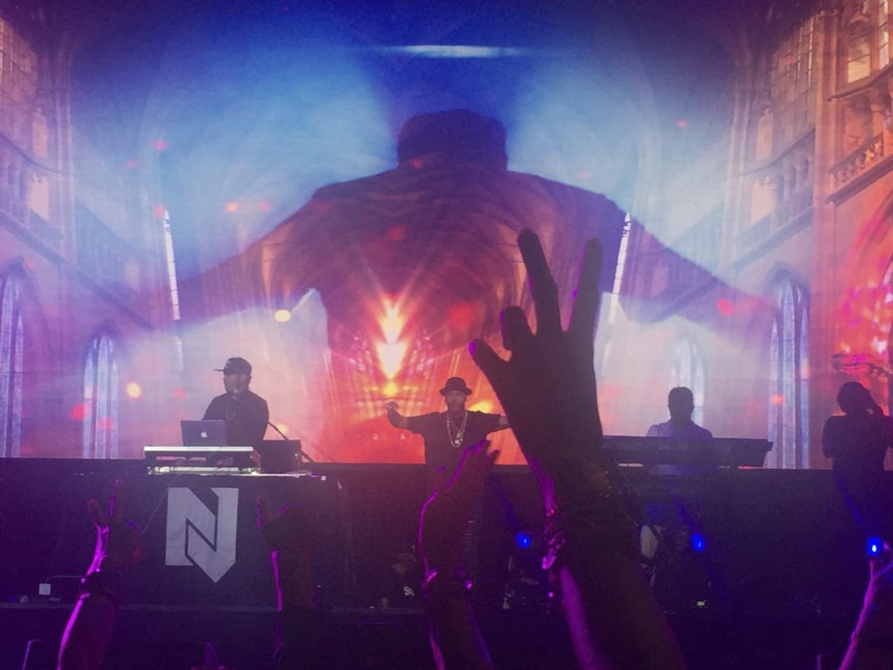 “SOLDOUT MIAMI”- Nicky Jam.