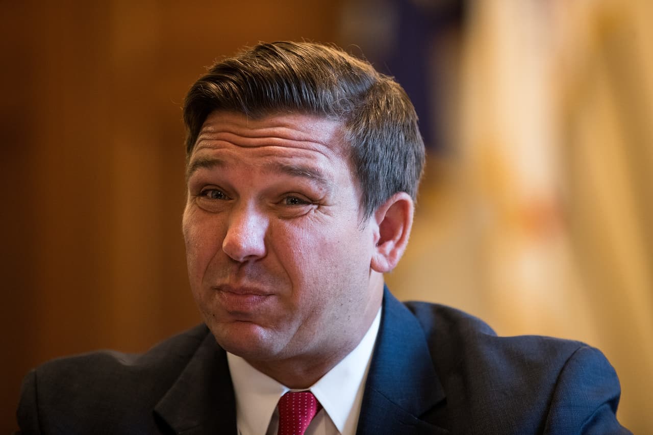 DeSantis saca del presupuesto de Florida programa de servicios de educación en línea en tiempos de coronavirus