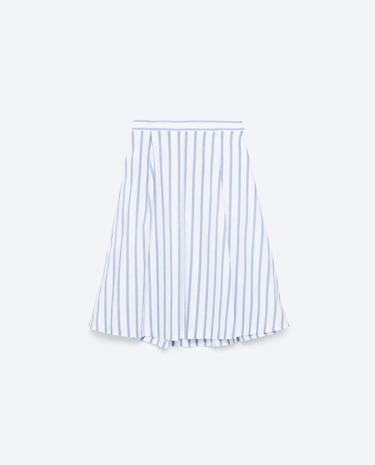 Falda midi (Zara, zara.com): Femenina y favorecedora, así es la falda de largo hasta abajo de la rodilla. Ideal para mostrar un poco de piel y lucir elegante, que además le va perfecto a una camisa blanca para encarnar un look romántico. Un interesante twist al estilo acuñado por Carolina Herrera.