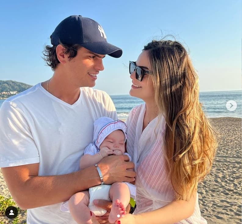 En otra respuesta adelantó que pronto celebrará el bautizo de la niña y que tendrá cuatro padrinos. 
<br>