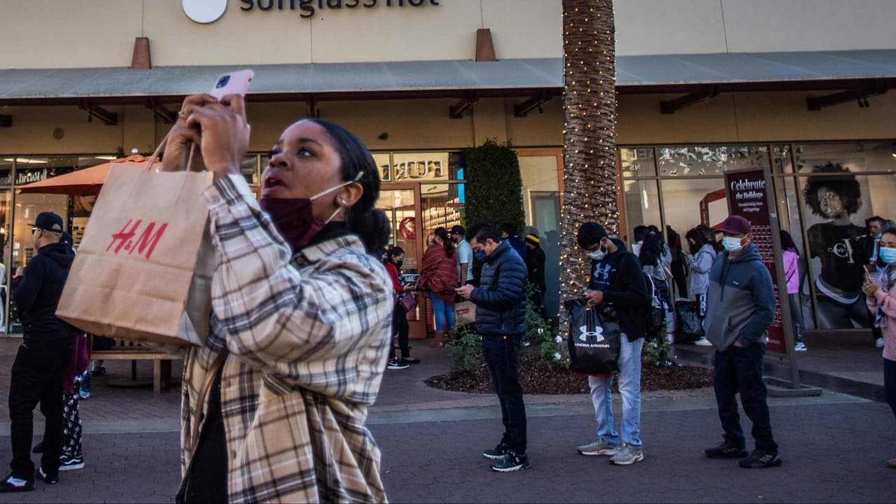 “Es importante que se vacunen”: médicos en Los Ángeles instan a la comunidad a cuidarse durante ‘Thanksgiving’