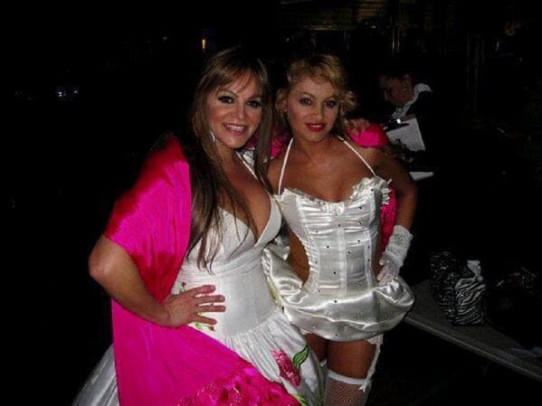 Desde que se conocieron comenzaron una gran amistad e incluso pensaban en hacer una gira juntas. "Estoy muy triste, no puedo ni hablar, he estado aquí desde las 9 de la mañana íbamos a hacer nuestro dueto y una gira de divas que (Jenni) tuvo una idea increíble" dijo Paulina en el reality show.