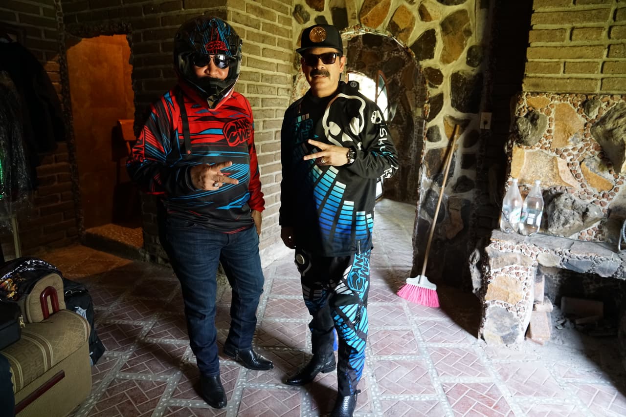 Otra de las pasiones del éxitoso empresario son los deportes extremos, en especial las carreras en los llamados 'racers. Aquí Mario Quintero, listo para la aventura.