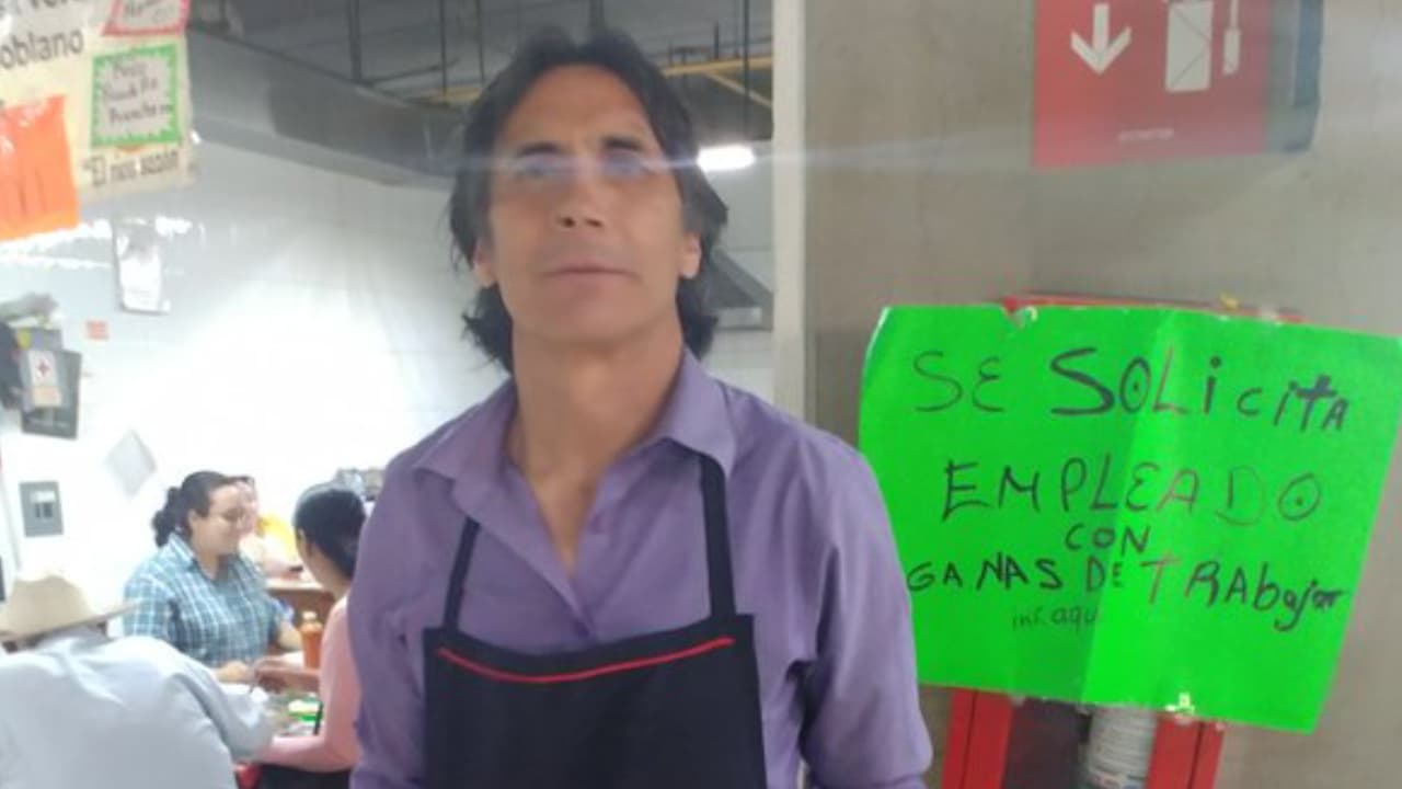 Lejos del glamour del fútbol, Castañeda hoy trabaja duro en Guadalajara.