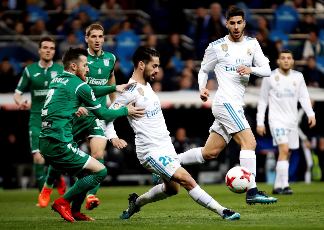 Isco no dio las soluciones que se esperaban y, a pesar de liderar un ataque acompañado con Lucas Vázquez y Marco Asensio, no generó las opciones necesarias.