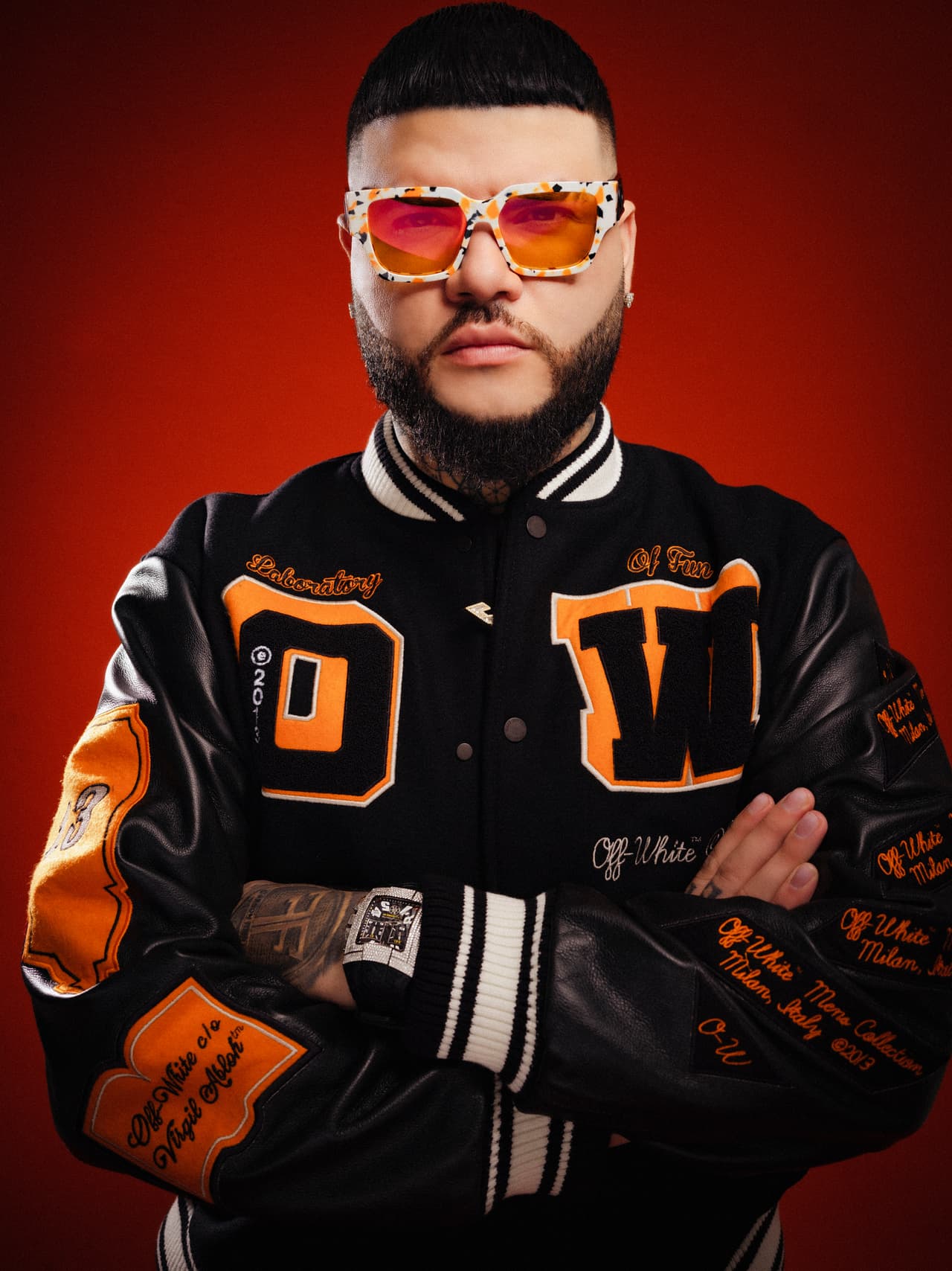 <h3 class="cms-H3-H3">Farruko</h3>
<br>Para la noche más candente del verano prepara el estreno mundial de ‘La Opinión Es Tuya’ junto a DJ Adoni, La Perversa y El Alfa. Es uno de los 
<u><b><a href="https://www.univision.com/shows/premios-juventud/karol-g-y-j-balvin-son-los-artistas-mas-nominados-premios-juventud-2022" target="_blank">artistas más nominados</a></b></u> este año a Premios Juventud al estar presente en ocho categorías: Mi Artista Favorito de ‘Streaming’, La Mezcla Perfecta, Tropical Mix, Track Viral del Año, Artista de la Juventud Masculino, Álbum del Año, La Más Pegajosa y Video con el Mensaje Más Poderoso.