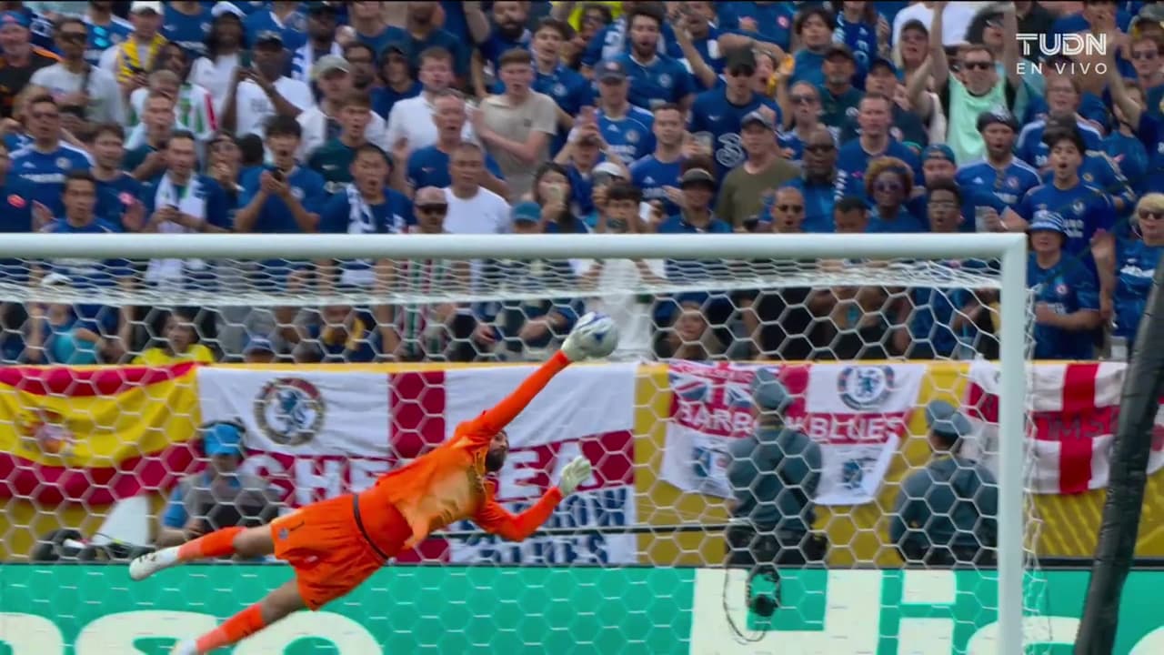 ¡Atajada descomunal de Donnarumma! El arquero mantiene con vida al PSG