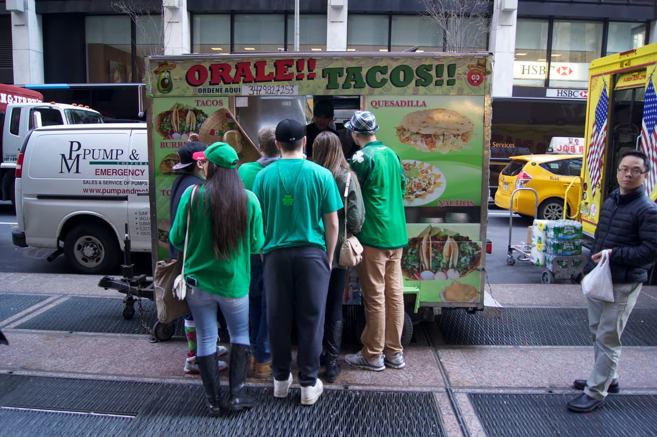 Los vendedores latinos tuvieron buenas ventas.