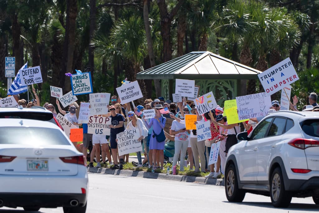 <b>Elon Musk en el centro de la polémica</b>: Como jefe del Departamento de Eficiencia Gubernamental, Musk es visto como una figura clave en los esfuerzos de reducción del gobierno impulsados por la administración Trump. (Washington DC)
