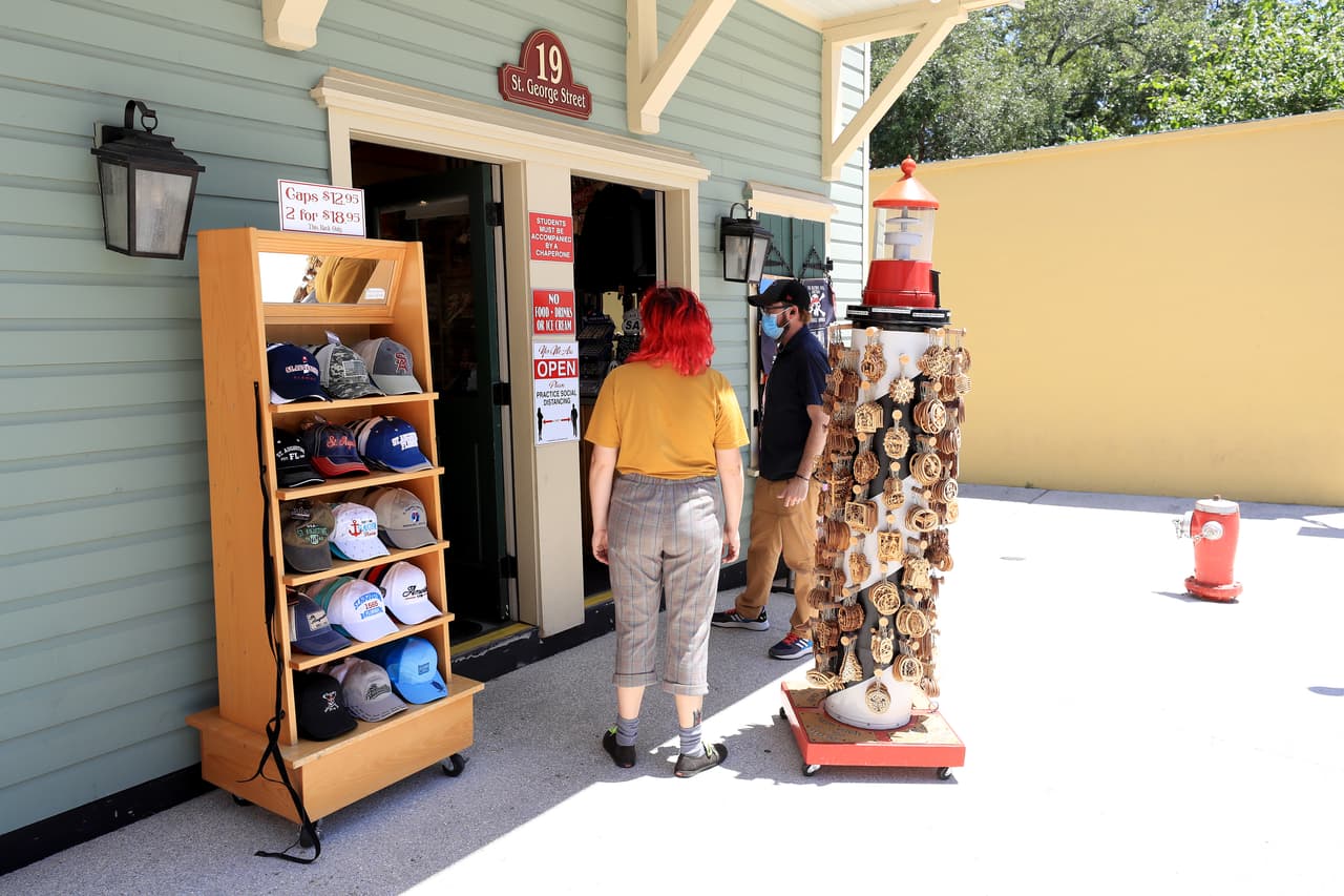 Muchos dueños de negocios dijeron que tenían las esperanza de comenzar a incrementar sus ventas, tras la apertura.