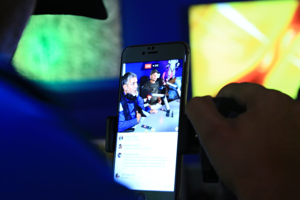 Los fans del grupo estaban muy contentos de verlos en vivo por Facebook Live.