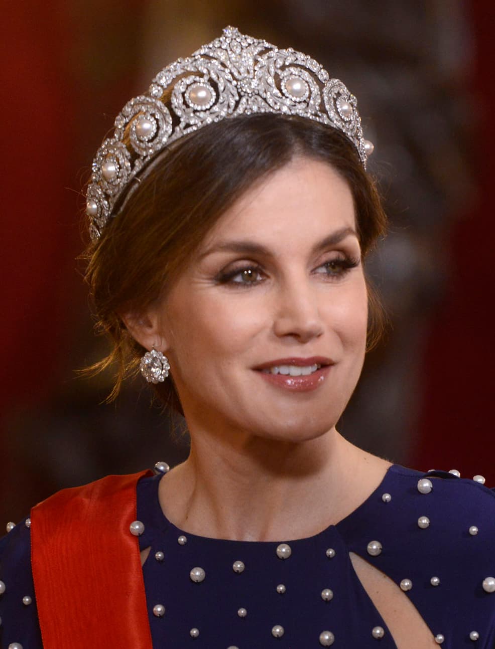 Tampoco es raro que Letizia la haya llevado pues no sería la primera vez que doña Sofía presta sus joyas a su nuera o a sus hijas.