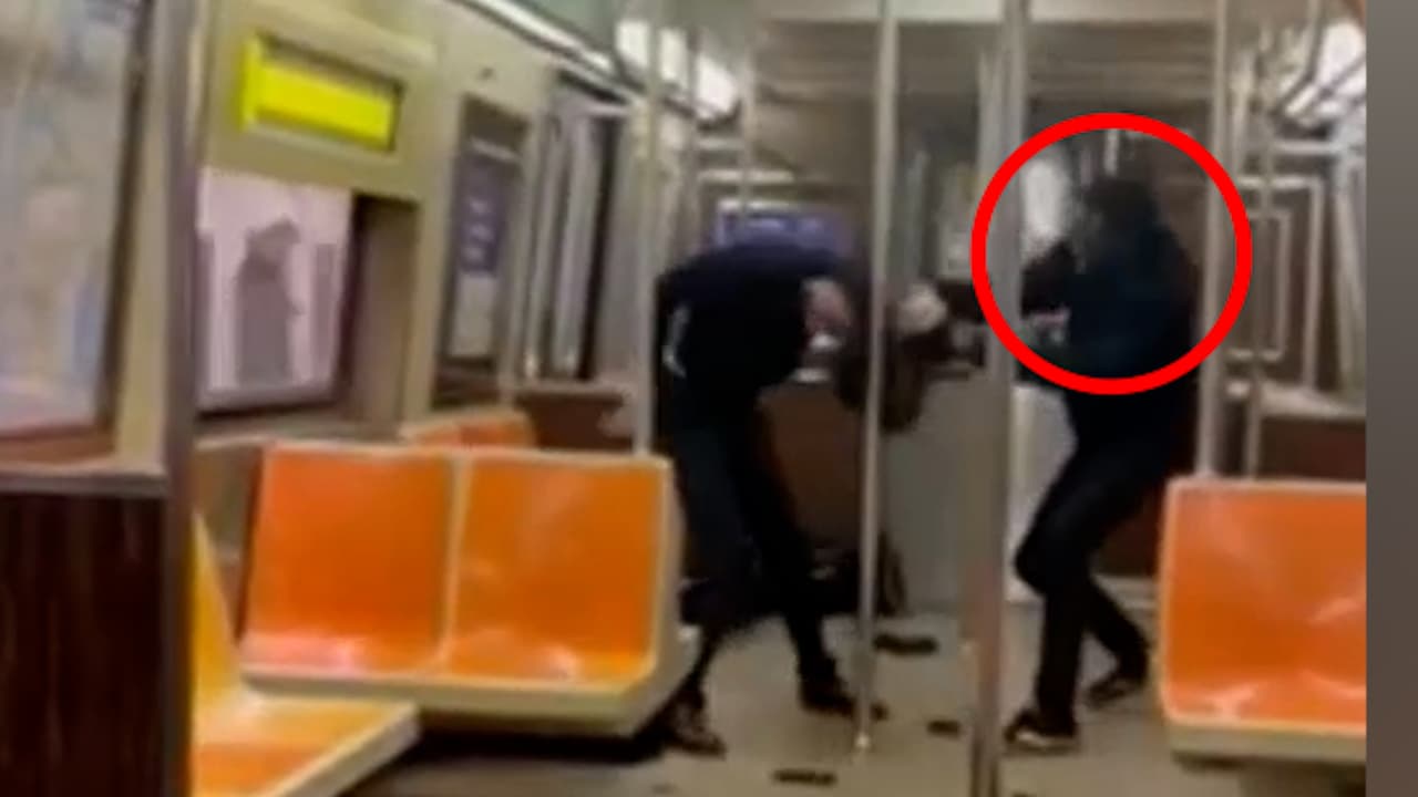 “Estoy harto de todos ustedes”, dijo un hombre refiriéndose a los gays, mientras escupía y golpeaba a un joven