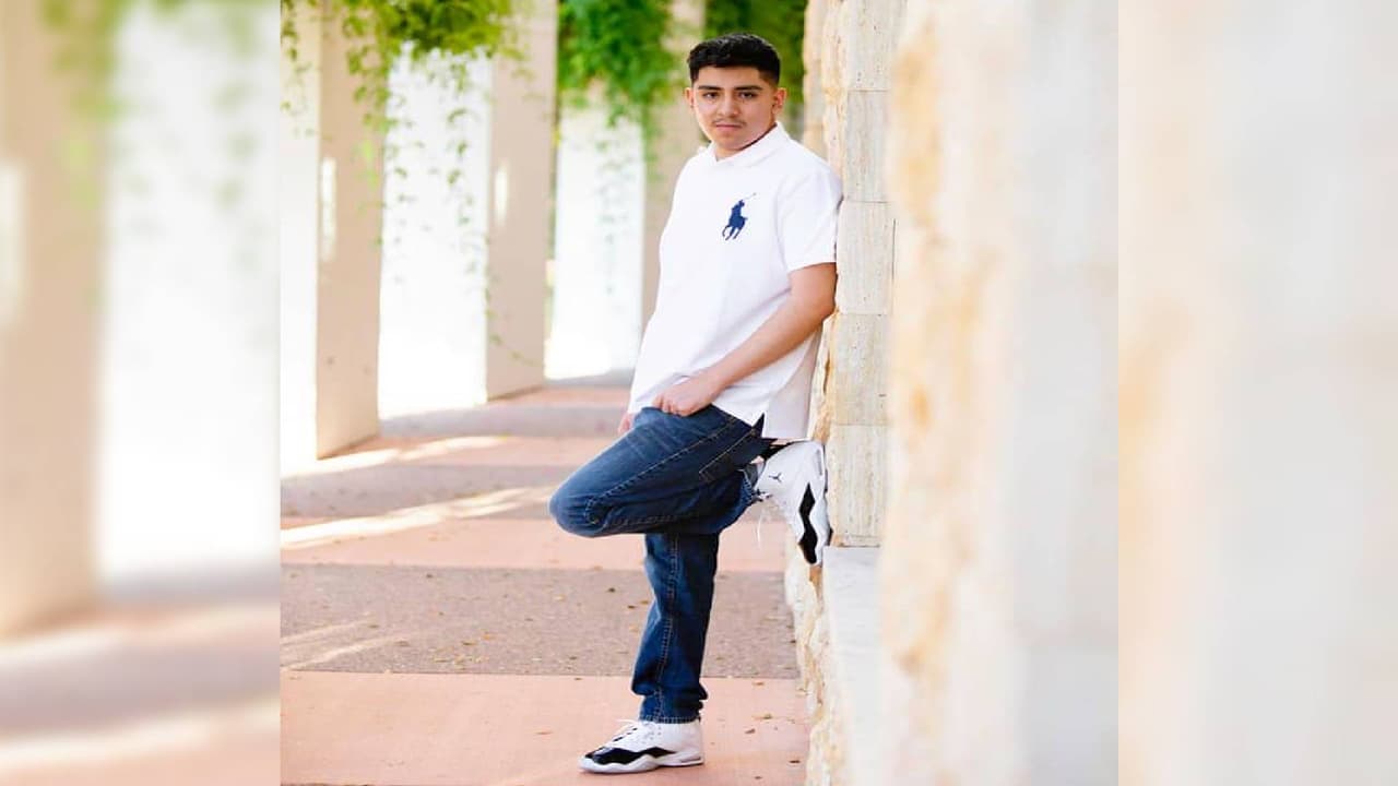 La policía de Phoenix asegura en un comunicado que están trabajando en identificar a un sospechoso y el motivo del crimen. Si usted tiene información sobre este crimen llame al 480-837-8446. 
<br>