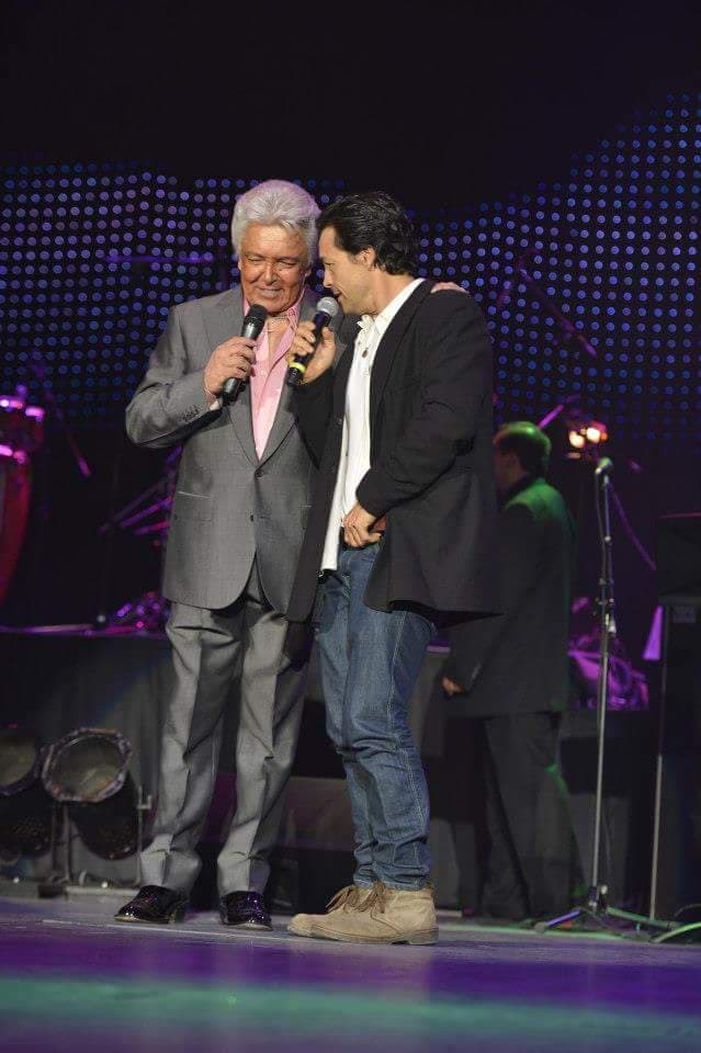 Arturo Vázquez también afirmó que ha intentado comunicarse tanto con Alberto Vázquez como con Isela Vega porque le nace y, además, porque quienes lo conocen le han dicho que busque a sus padres aunque no reciba respuesta alguna.