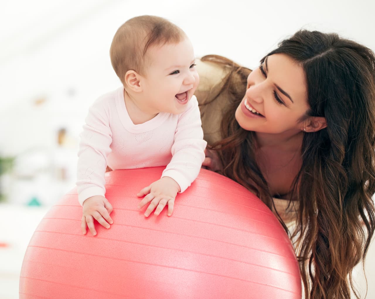 Cualquier regalo es bueno si se ofrece con amor a nuestra madre y conlleva siempre un mensaje de cariño y consideración por sus desvelos hacia nosotros ¡mucho antes de haber nacido!