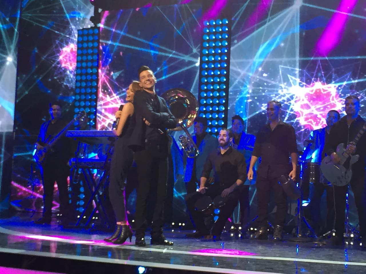 Juntos interpretaron el sencillo 'Cómo duele el silencio'.