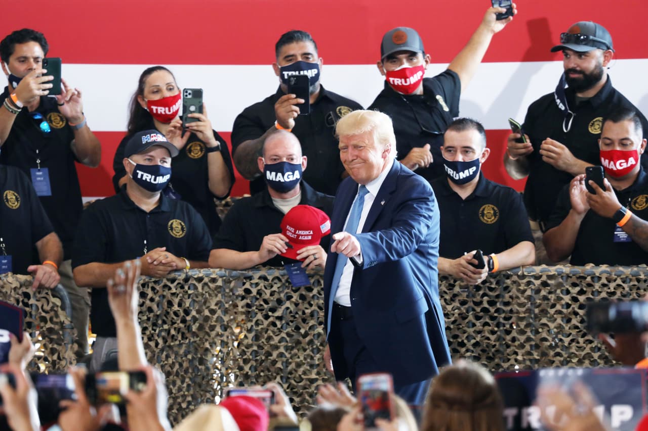El presidente Donald Trump visitó Yuma para realizar un mitin de campaña, durante el evento recibió el respaldo del Sindicato de la Patrulla Fronteriza.