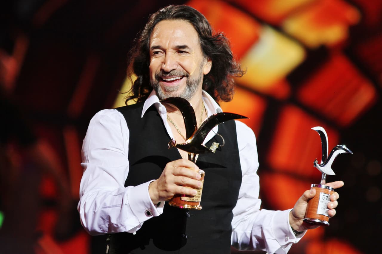 La primer noche del Festival tuvo a otro gran invitado, Marco Antonio Solís, 'El Buki'.