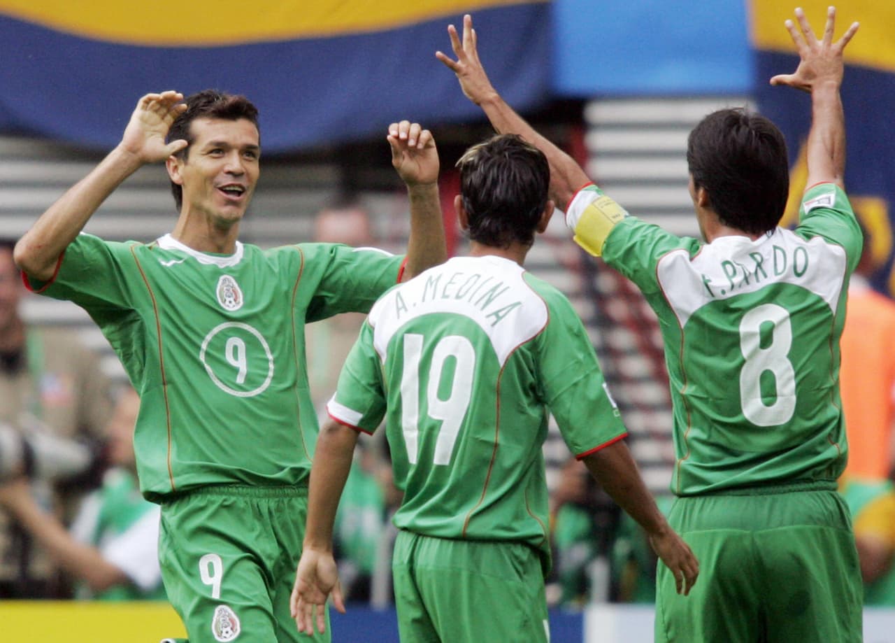 Festejo para todo México con el segundo gol de Borgetti en aquella edición de la Copa Confederaciones.