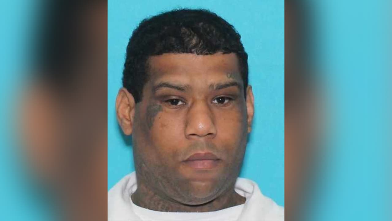 Jaterell Kelon Fisher, está acusado de posesión de sustancias controladas.