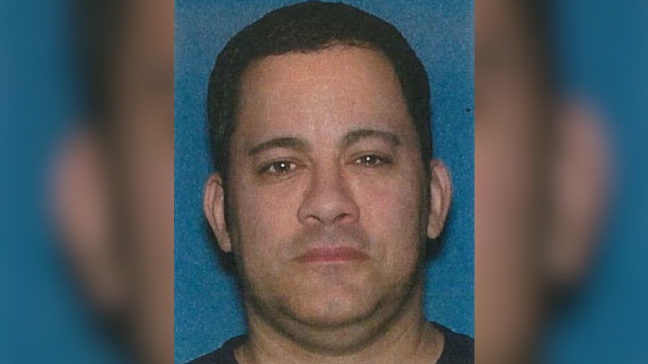 Arrestan a un maestro acusado de manosear a uno de sus estudiantes en frente de seis niños