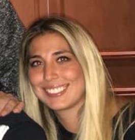 La hermana de Benny y Alejandro Ibarra tiene una corta trayectoria como actriz, participó en tres telenovelas y una serie. Además es cantante, colaboradora de un diario de espectáculos y madre de los pequeños Nick y Emilio.