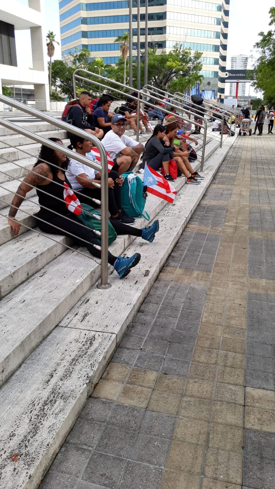 Los puertorriqueños marcharon desde la Milla de Oro en Hato Rey hasta el estadio Hiram Bithorn para celebrar la renuncia del gobernador Ricardo Rosselló. La marcha fue impulsada en las redes sociales por René Pérez "Residente". Hasta la celebración llegaron personas de toda la Isla.