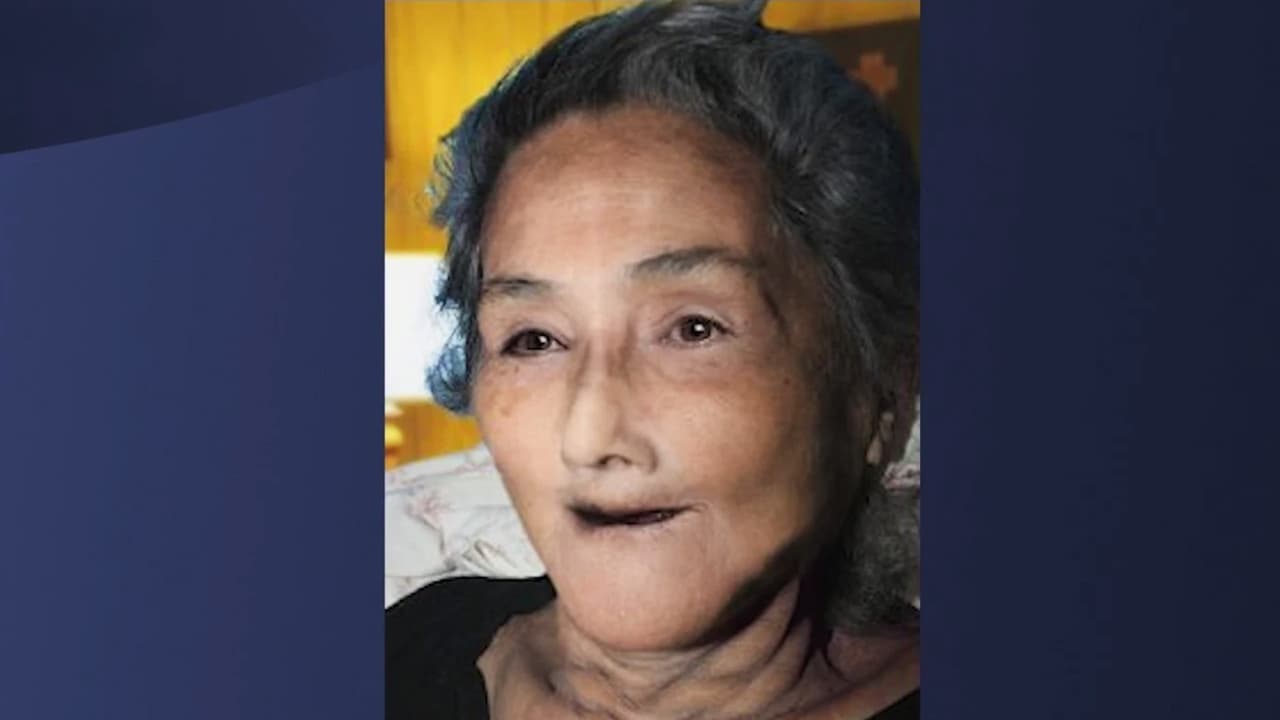 Policía de Fayetteville pide ayuda para identificar el cadáver de una mujer abandonado en funeraria