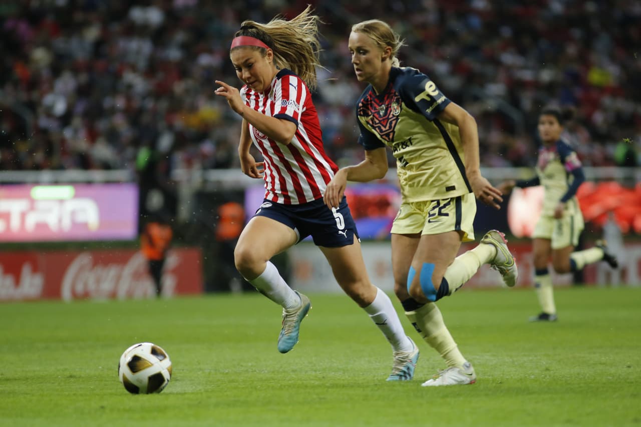 during the game Guadalajara vs America, corresponding to Quarterfinal second leg round match of Torneo Apertura Grita Mexico A21 of the Liga BBVA MX Femenil, at Akron Stadium, on December 06, 2021. 
<br>
<br> durante el partido Guadalajara vs America, correspondiente al partido de vuelta de Cuartos de Final del Torneo Apertura Grita Mexico A21 de la Liga BBVA MX Femenil, en el Estadio Akron, el 06 de diciembre de 2021.
