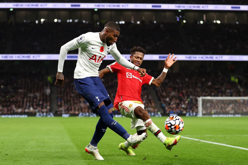 Cristiano Ronaldo brilla con gol y asistencia en la goleada 0-3 sobre el Tottenham, los otros anotadores fueron Edinson Cavani y Marcus Rashford.