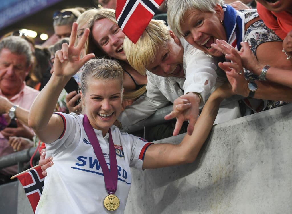 Ada renunció a participar con su equipo en la Copa del Mundo del 2019 para exigir a su federación igualdad de condiciones que el selectivo masculino de su país.