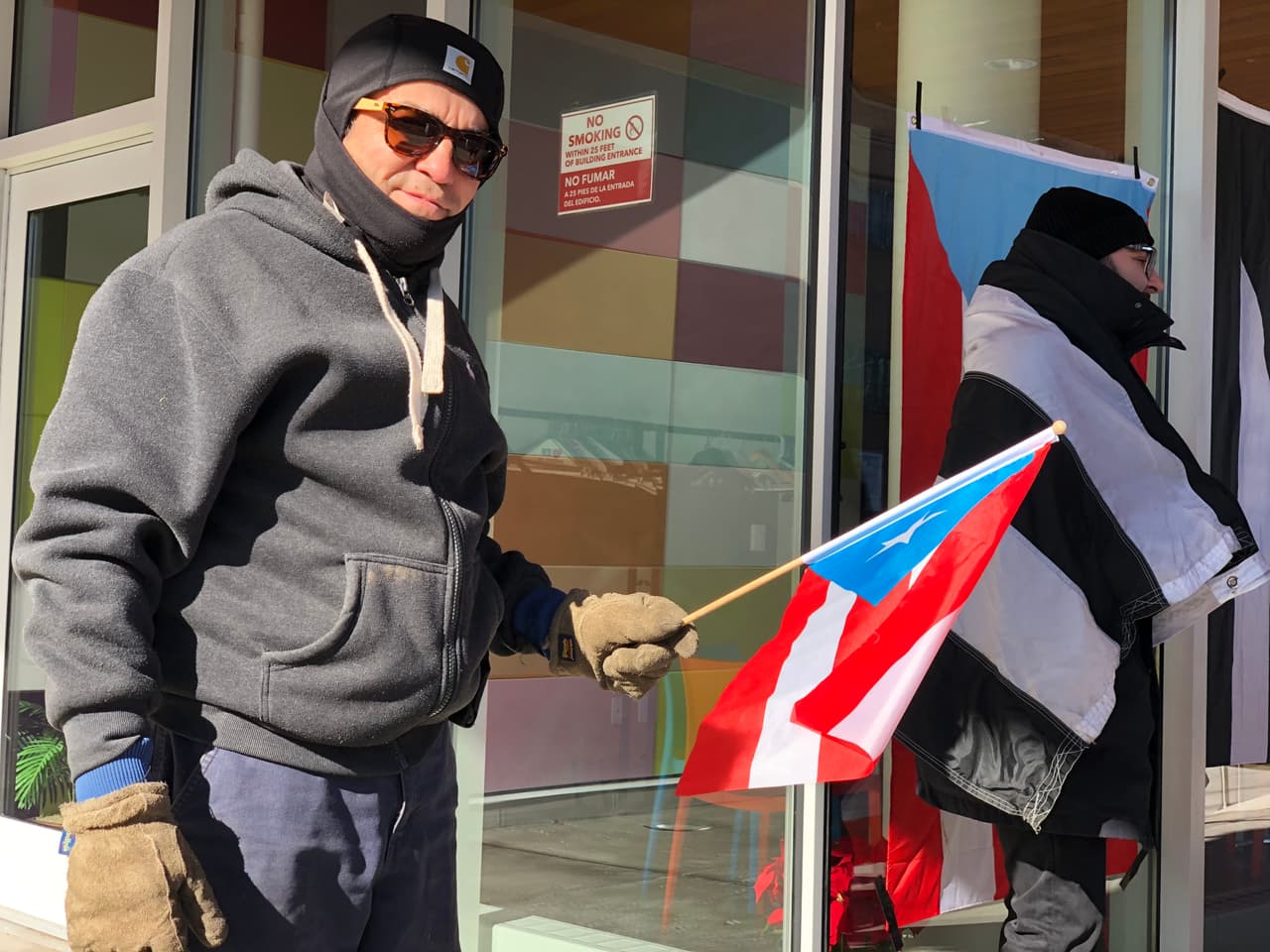 Las personas que llegaron hasta la manifestación, en su mayoría, estuvieron activos durante los trabajos de recuperación que se organizaron en Filadelfia para ayudar a los damnificados por el huracán María en el 2017.