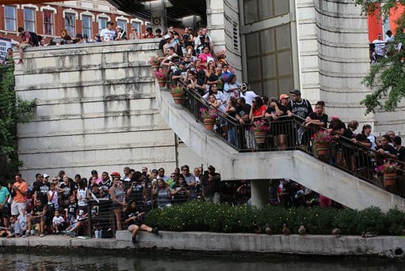Photos: Spurs Championship Parade 2014