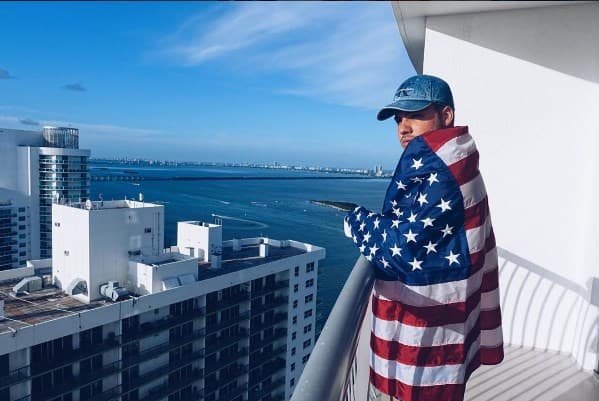 Muy patriótico y con unav vista espectacular de Miami.