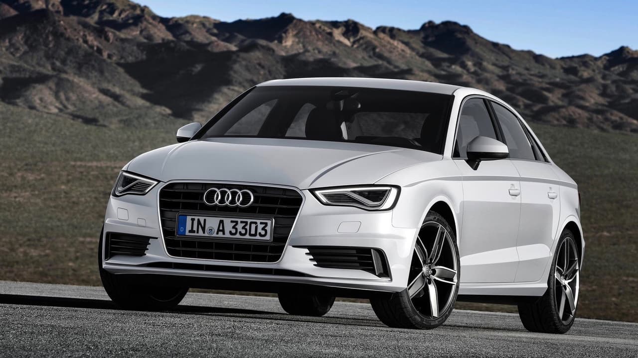 <h3 class="cms-h3-H3">8. Audi A3</h3>
<br>
<br>El pequeño Audi A3 siempre careció de la presencia de sus hermanos mayores, especialmente cuando se le compara con el A4 del cual no muy separado en precio. Sin embargo su excelente comportamiento y prestaciones hacen de el A3 una gran opción para quienes no necesitan del espacio que ofrece un vehículo más amplio. El actual Audi A3 está siendo construido en su actual versión desde 2013 y 2014 (dependiendo de la versión) lo que hace que las unidades con 3 años de edad sean muy similares a las nuevas.
<br>
<br>Según iSeeCars.com con un precio promedio de 21,120 dólares para una unidad de 3 años de uso y un factor de depreciación de 47.9% el Audi A3 es la octava mejor opción como un carro de segunda mano con poco uso en el país.