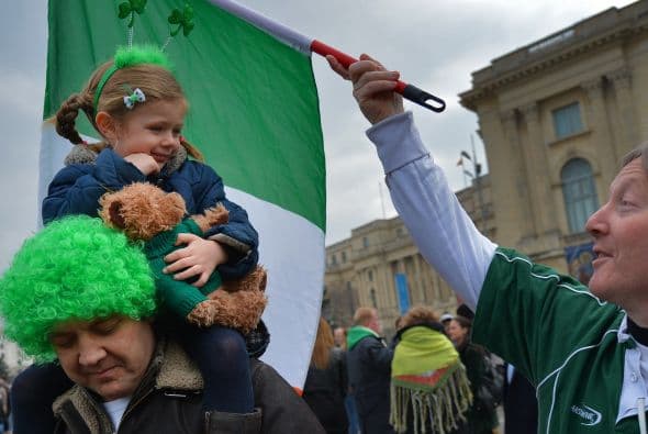 Por primera vez, un máximo de 8 mil turistas de todo el mundo debían participar en un "Desfile del Pueblo"