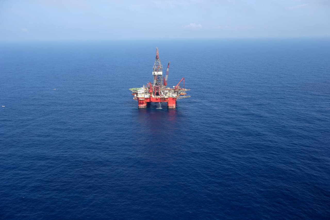 <b>BARRIL DE PETRÓLEO. </b>Para este versátil producto se requieren 7,000 litros de agua, solo para el proceso de refinamiento.