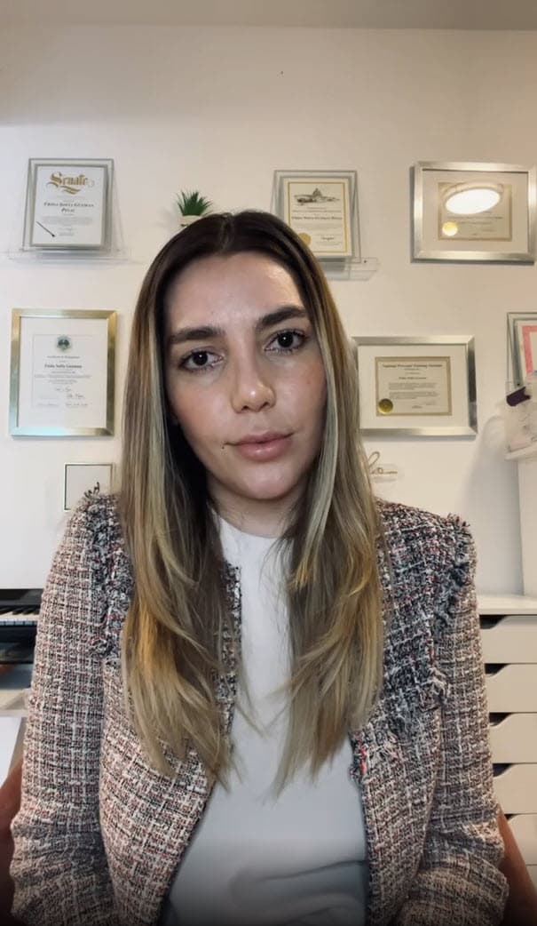 Sin embargo, el domingo 12 de septiembre, la hija de 'La Reina de Corazones' reactivó su actividad en Instagram tras casi
<b><a href="https://www.univision.com/famosos/a-frida-sofia-le-duele-el-corazoncito-por-el-odio-que-recibe-en-redes-y-pide-dejen-de-atacar-a-una-victima-video" target="_blank">10 días de haber estado ausente en esa plataforma. </a></b>
<br>