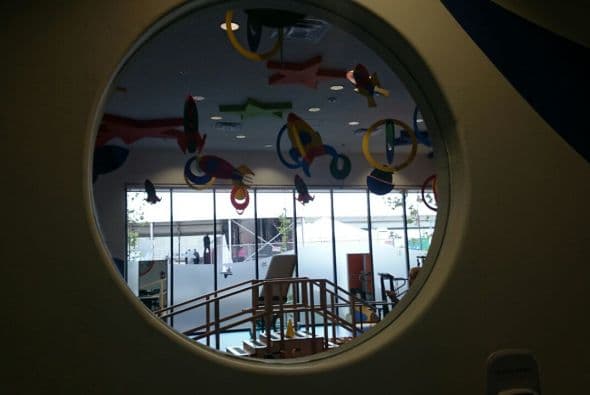 El diseño colorido y alegre del CRIT USA está especialmente diseñado para animar y motivar a los niños, que encuentran así las energías para recuperarse.