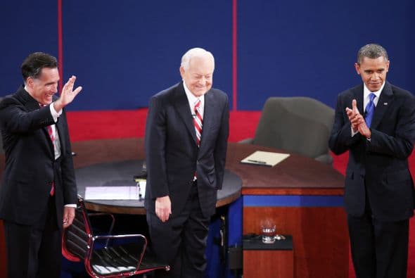 El moderador Bob Schieffer, de CBS News, planeó seis segmentos de 15 minutos.